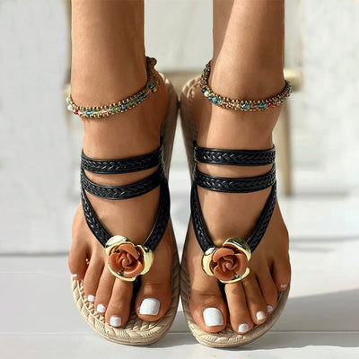 Sandales tressées élégantes avec détails floraux pour femmes