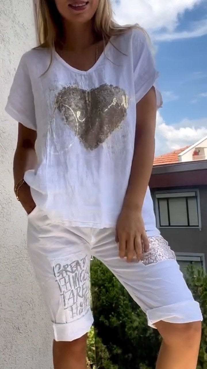 Morgane™ | Costume décontracté en deux pièces avec décolleté en V et dorure