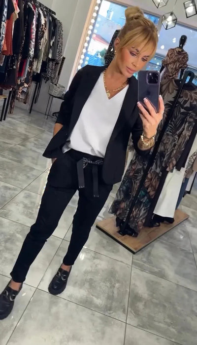 Lize| Un ensemble sur mesure avec une veste douce et un pantalon jogging confortable