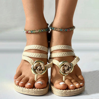 Sandales tressées élégantes avec détails floraux pour femmes