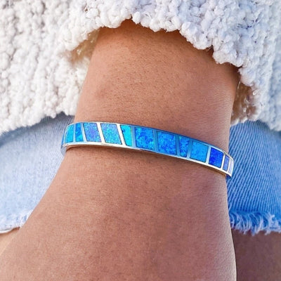 Bracelet en argent avec pierre d'opale bleue