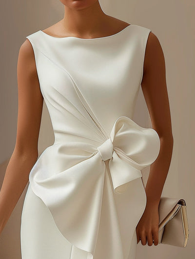 Robe mi-longue sans manches avec nœud 3D