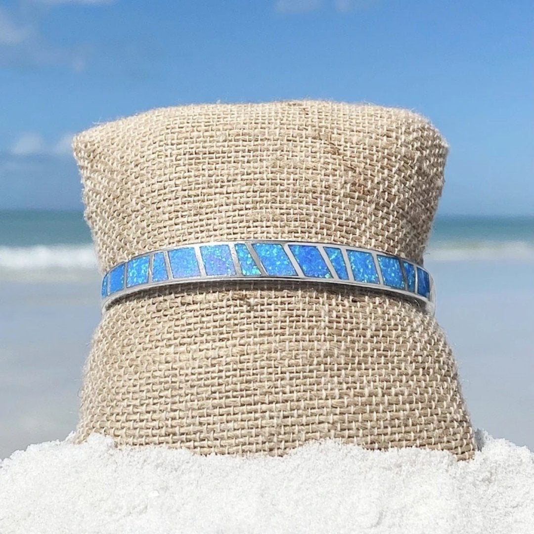 Bracelet en argent avec pierre d'opale bleue