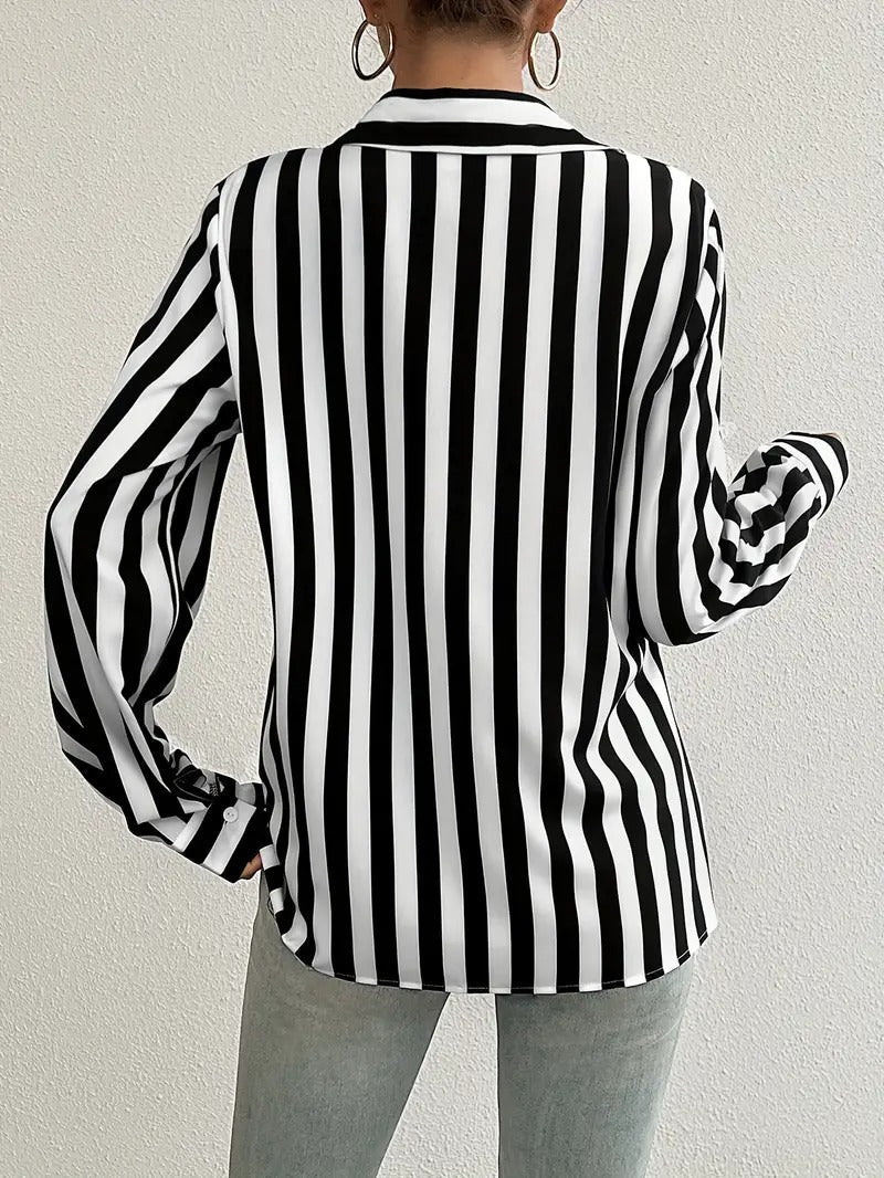Chemise à boutons rayée élégante