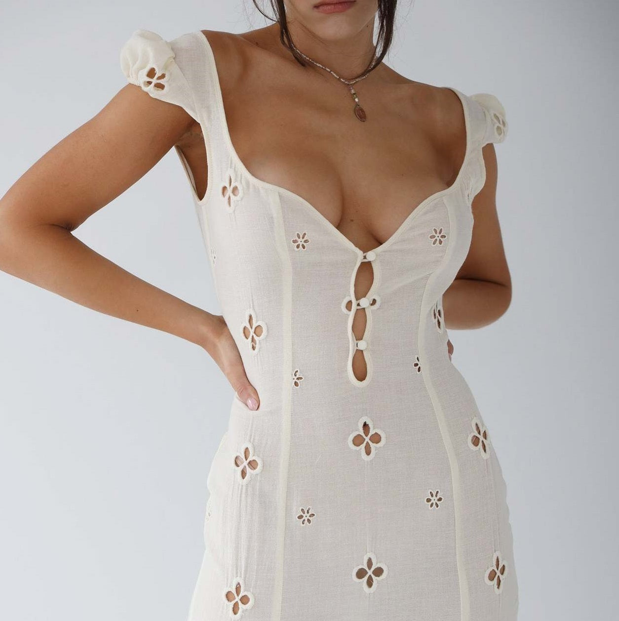 Sylvie | Robe Queue De Poisson Blanche Pour Femme | Midi