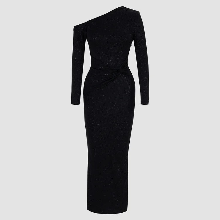 Robe à sequins torsadés et épaules dénudées
