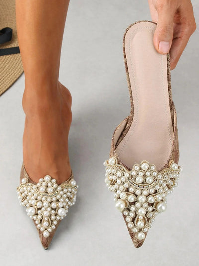 Élégantes mules à talon en perles