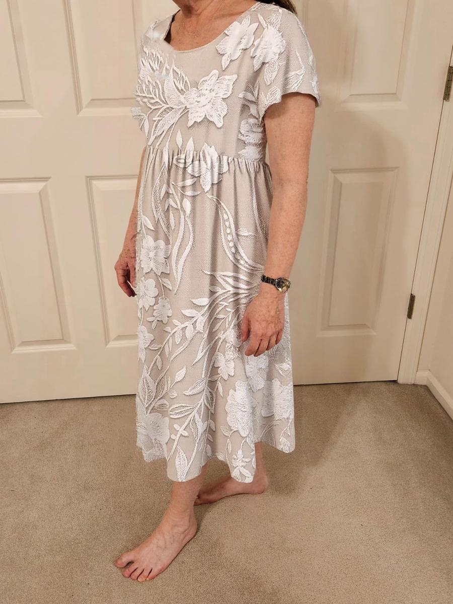 Amélie – Robe Midi Classique avec Imprimé & Poches Latérales