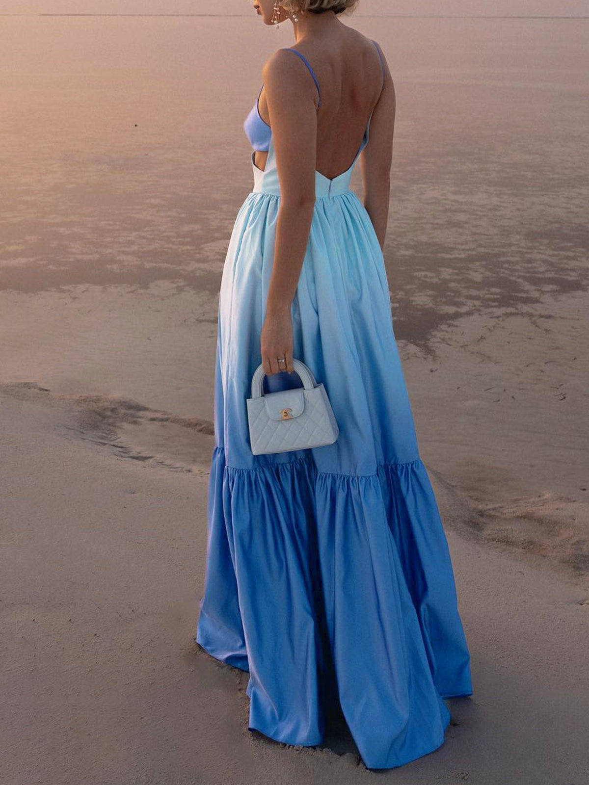 Robe longue dos nu à découpes