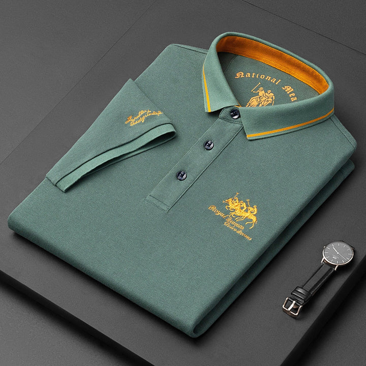 Polo homme – Maille douce – Coupe régulière – Col contrasté – Détails brodés