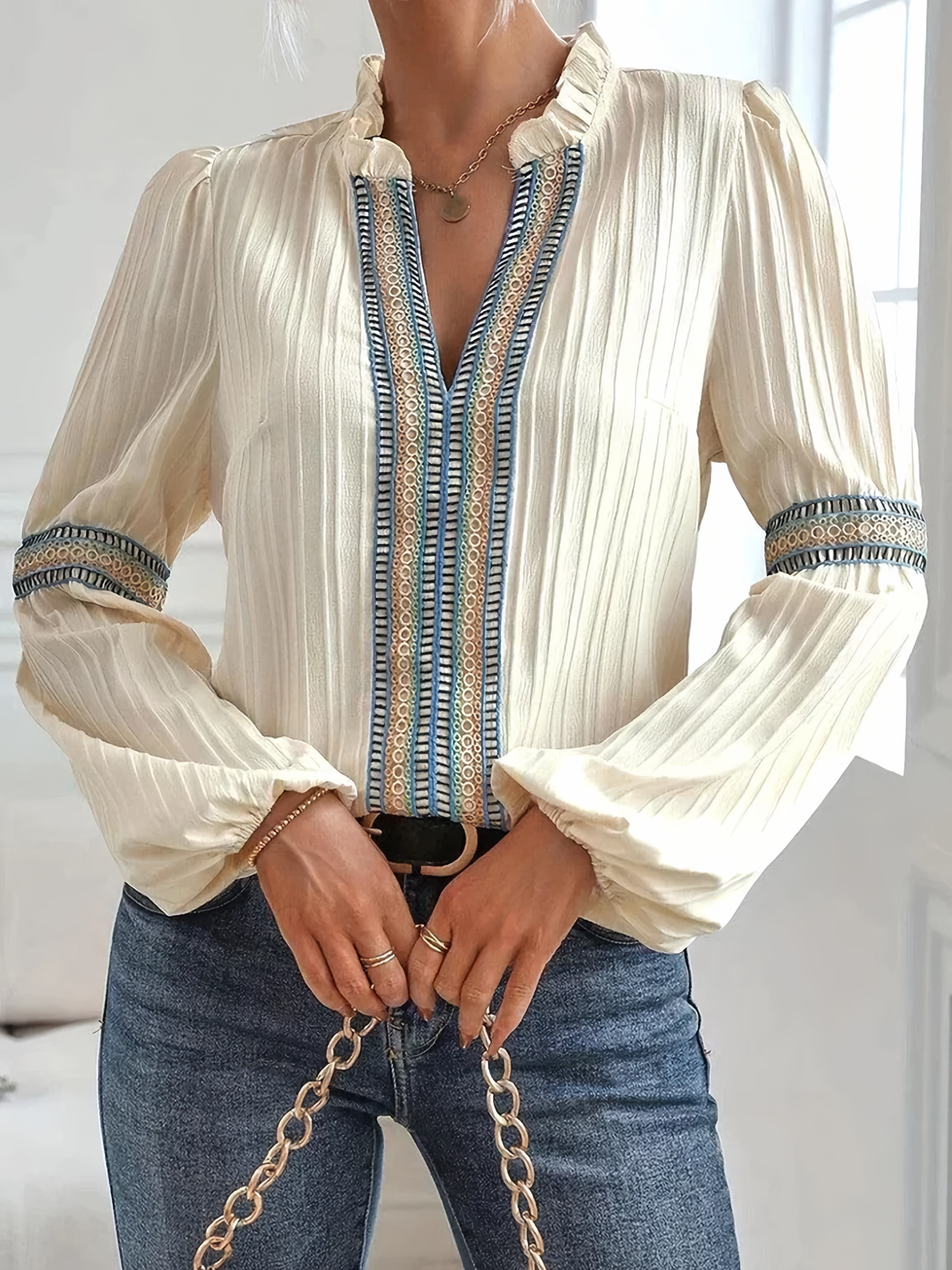 Colette™ | Magnifique blouse à col en V