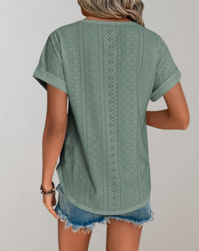 Lara | Blouse d'été décontractée avec broderie œillets | Top élégant avec broderie œillets