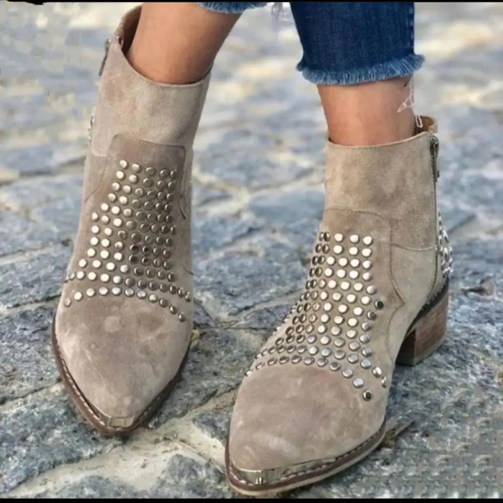 Valentina™ | Bottines à clous avec talon large et bout pointu