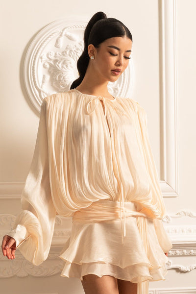 Ivoire™ | Robe Drapée à Manches Longues avec Jupe Mini et Ceinture Froncée