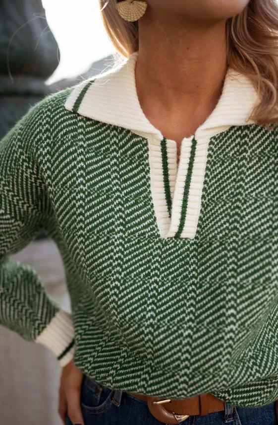 Emilia™ | Pull vert col en V avec revers