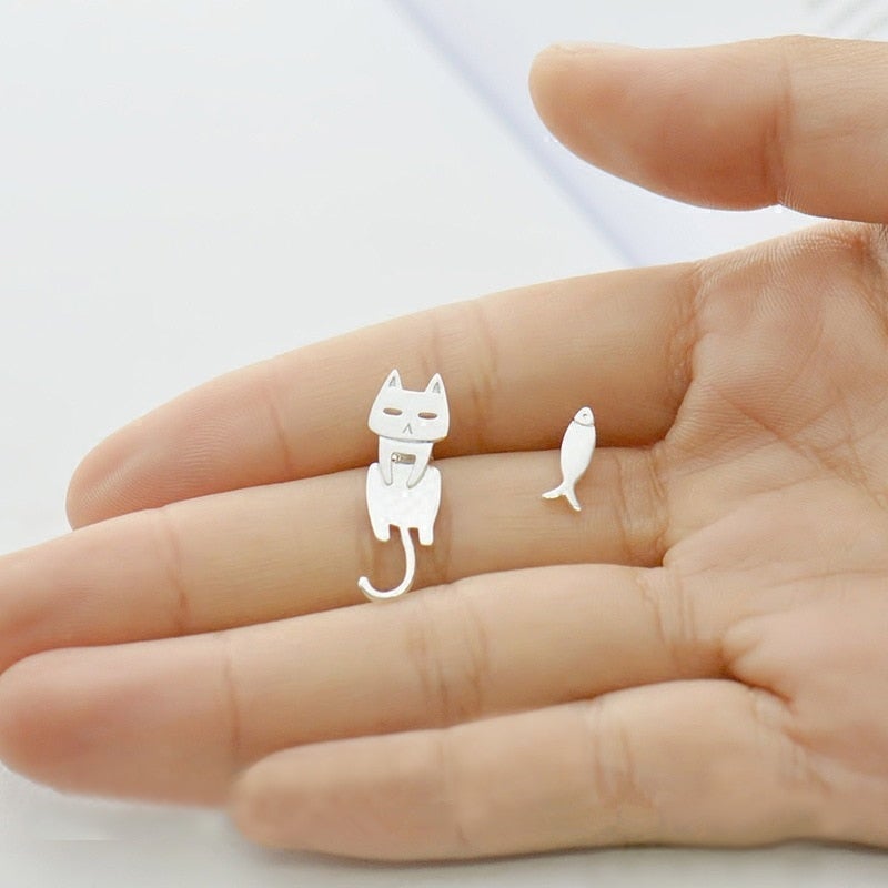 Boucles d'oreilles en argent avec poisson et chat grimpeur