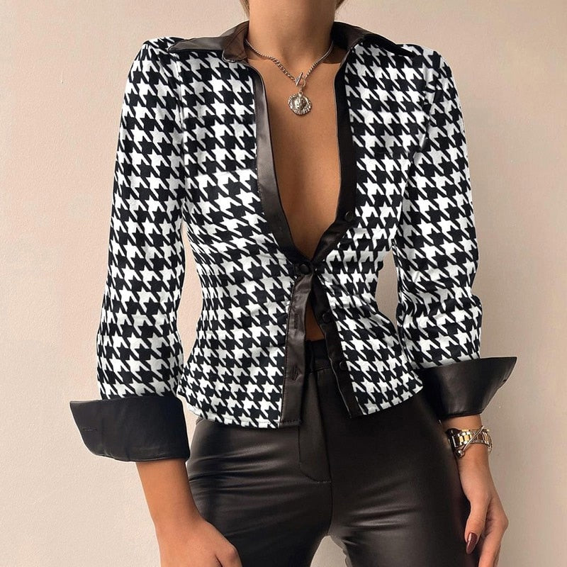 Silvia | Blouse à manches longues en patchwork imprimé en cuir PU à décolleté en V