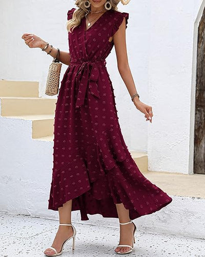 Robe longue avec tissu texturé et volants - Robe d'été élégante avec encolure en V et ceinture à nœuds