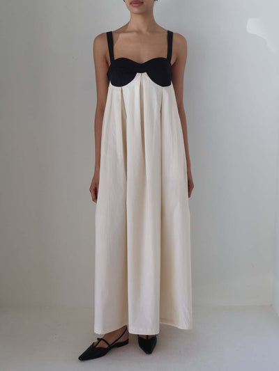 Robe longue ample en lin dos nu