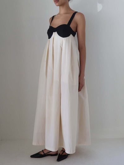 Robe longue ample en lin dos nu