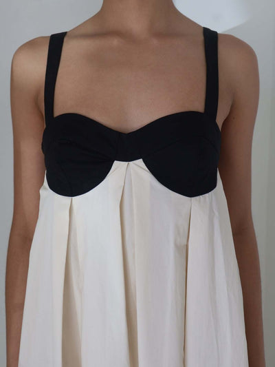 Robe longue ample en lin dos nu