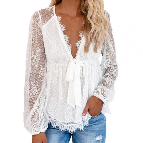 Joisse | Magnifique blouse en dentelle avec décolleté en V profond