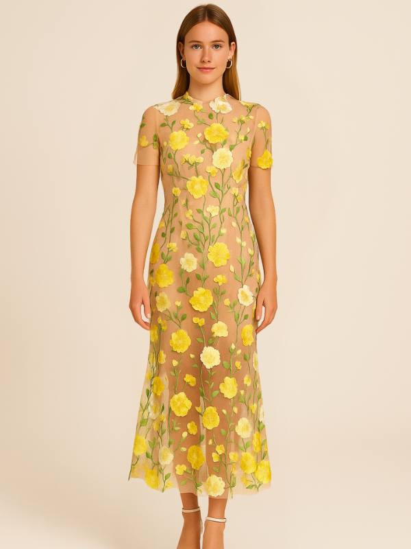 Robe Brodée | Floral Chic | Élégance Romantique