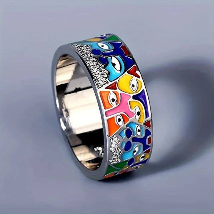 Bague en argent avec œil coloré