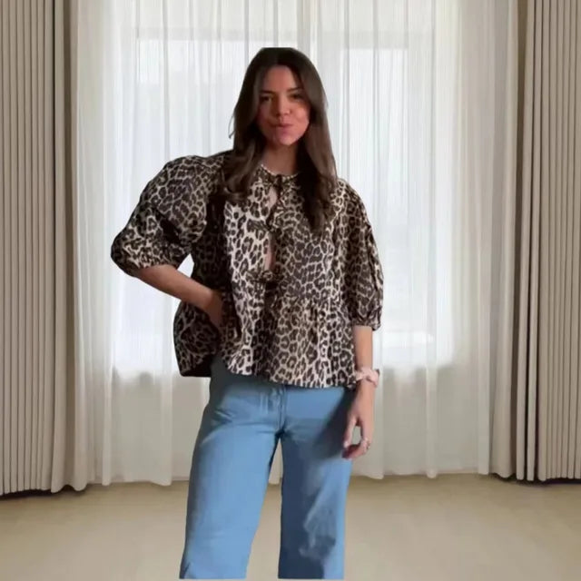 Rose | Blouse tendance avec motif léopard et manches bouffantes