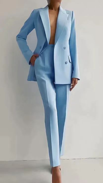 Tailleur Femme | Coupe Cintrée | Élégance Affirmée