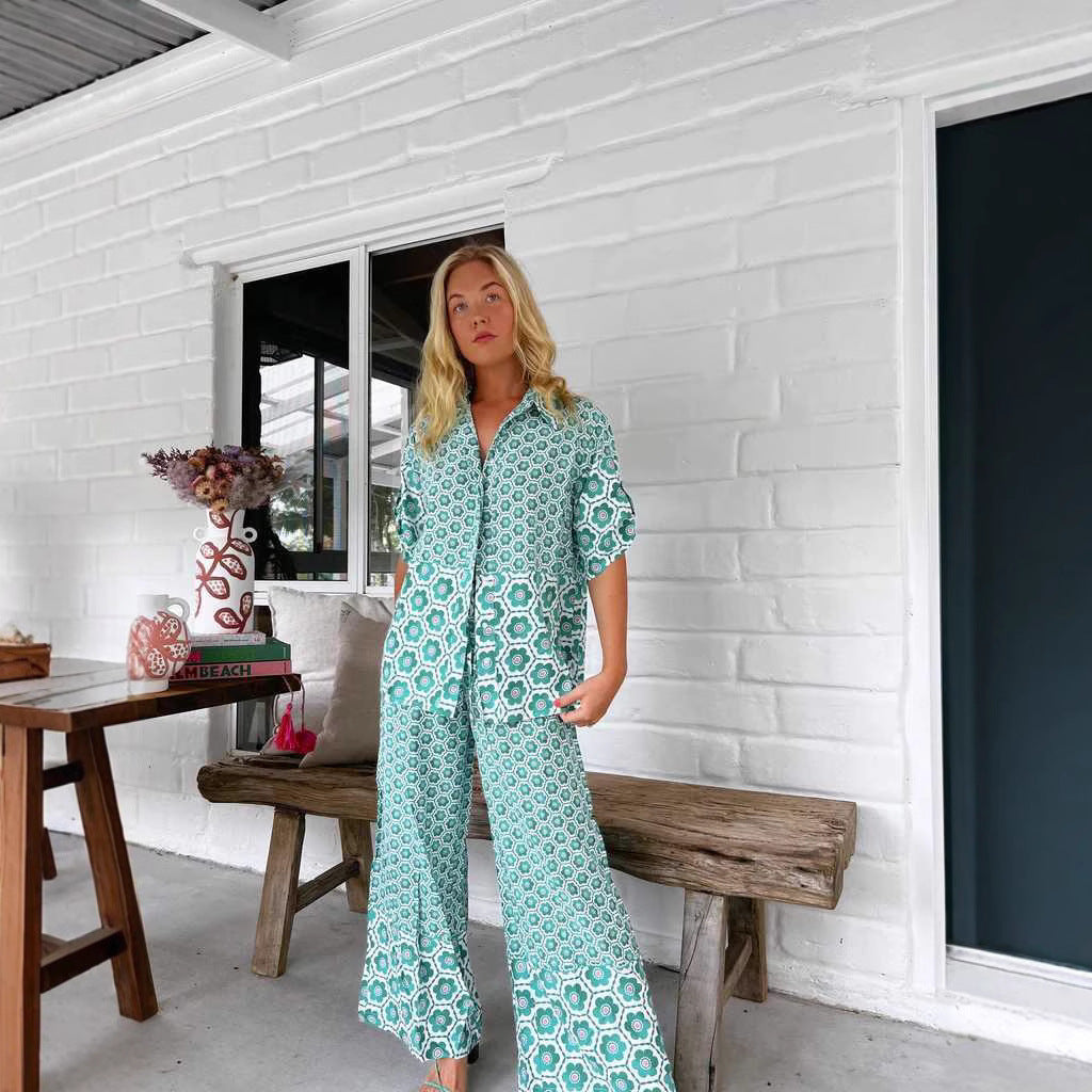 Ensemble Femme Chemise et Pantalon – Coupe Décontractée – Imprimé Géométrique – Tissu Respirant