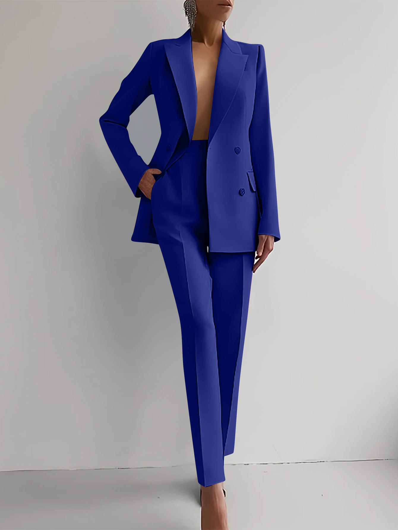 Tailleur Femme | Coupe Cintrée | Élégance Affirmée
