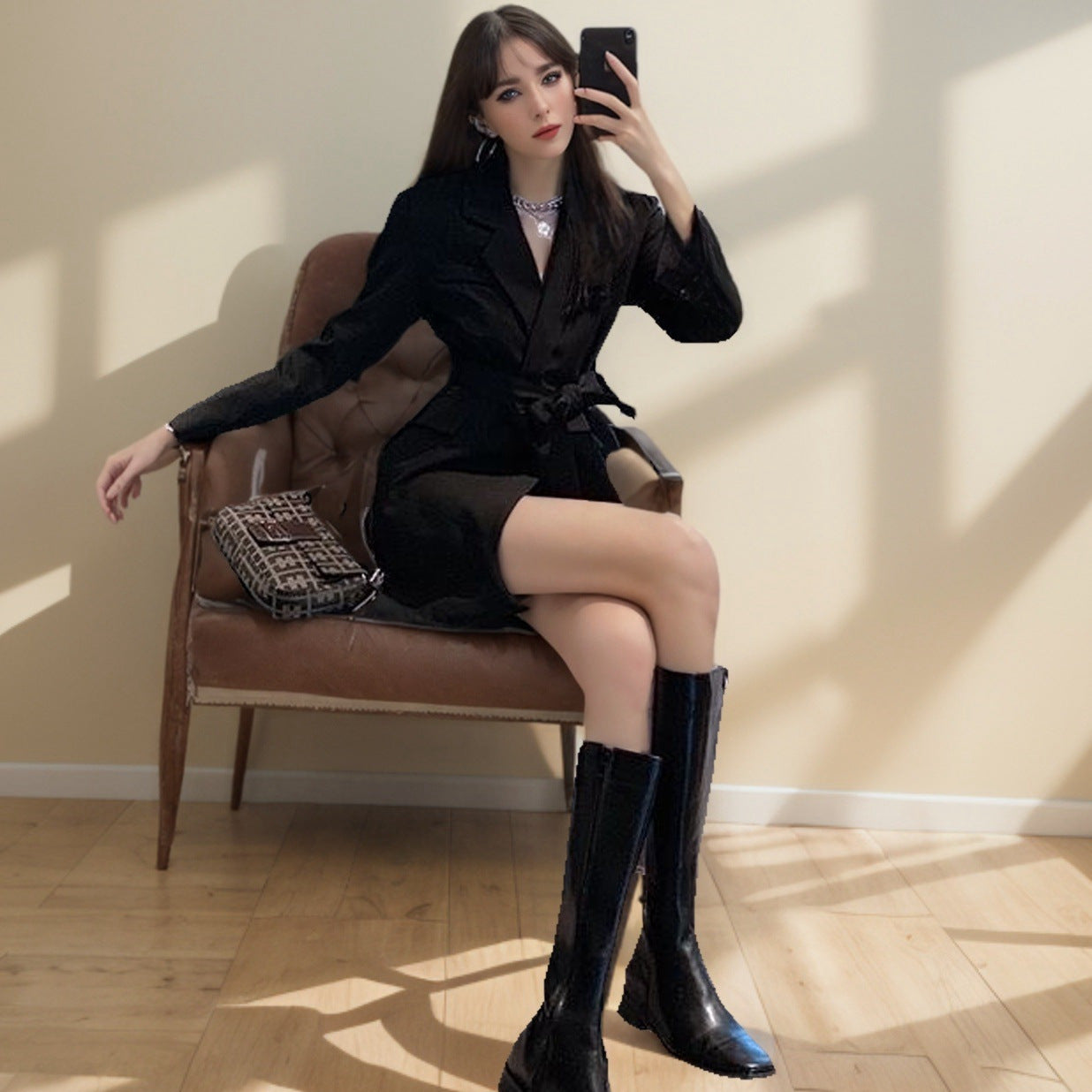 Blazer femme – Coupe slim – Ceinture taille – Col V profond – Mi-long élégant