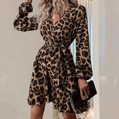 Robe portefeuille femme – Coupe midi fluide – Manches ballon – Imprimé animal élégant