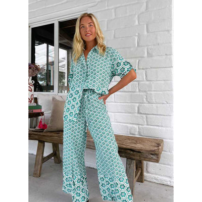 Ensemble Femme Chemise et Pantalon – Coupe Décontractée – Imprimé Géométrique – Tissu Respirant