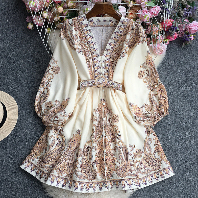 Robe longue femme – Coupe fluide – Col en V avec liseré – Taille ceinturée – Tissu respirant