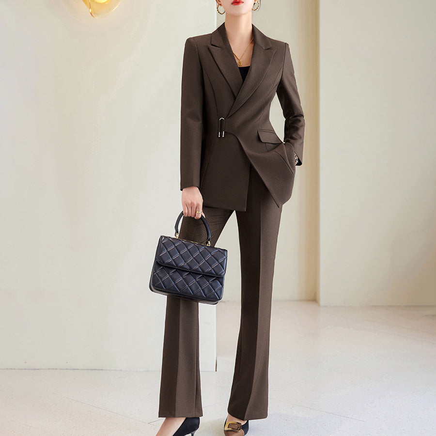 Blazer femme – Coupe cintrée – Tissu haut de gamme – Style structuré formel