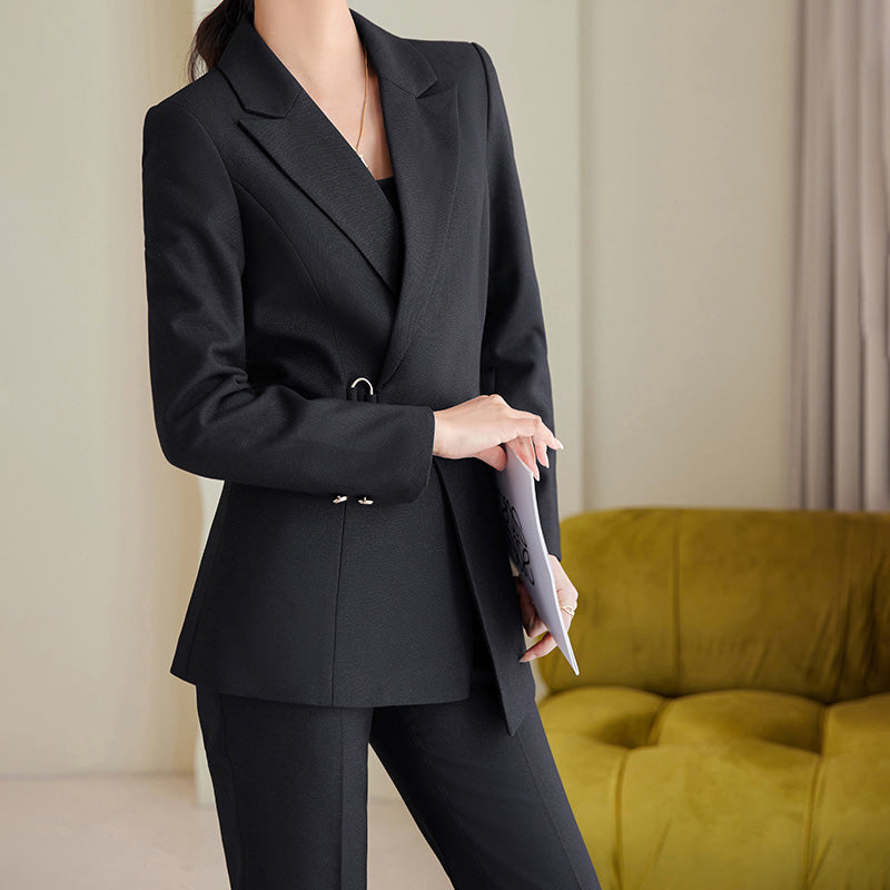 Blazer femme – Coupe cintrée – Tissu haut de gamme – Style structuré formel