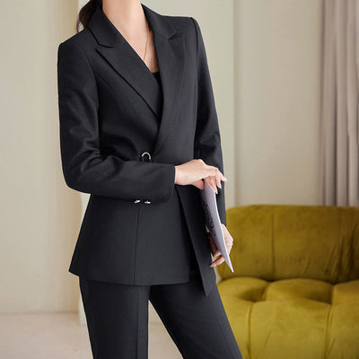 Blazer femme – Coupe cintrée – Tissu haut de gamme – Style structuré formel