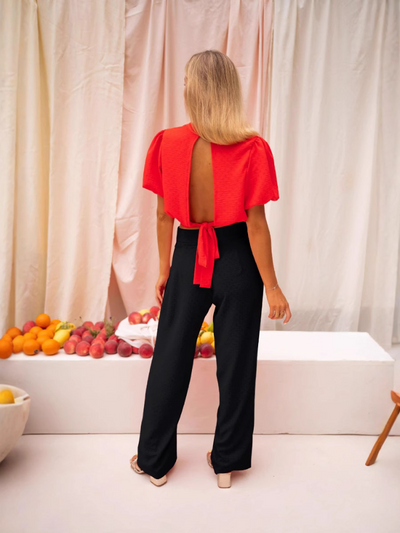 Lorena™ | Blouse courte au style affirmé