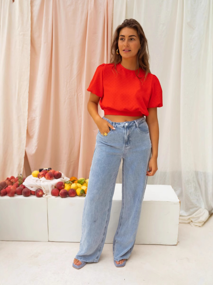 Lorena™ | Blouse courte au style affirmé