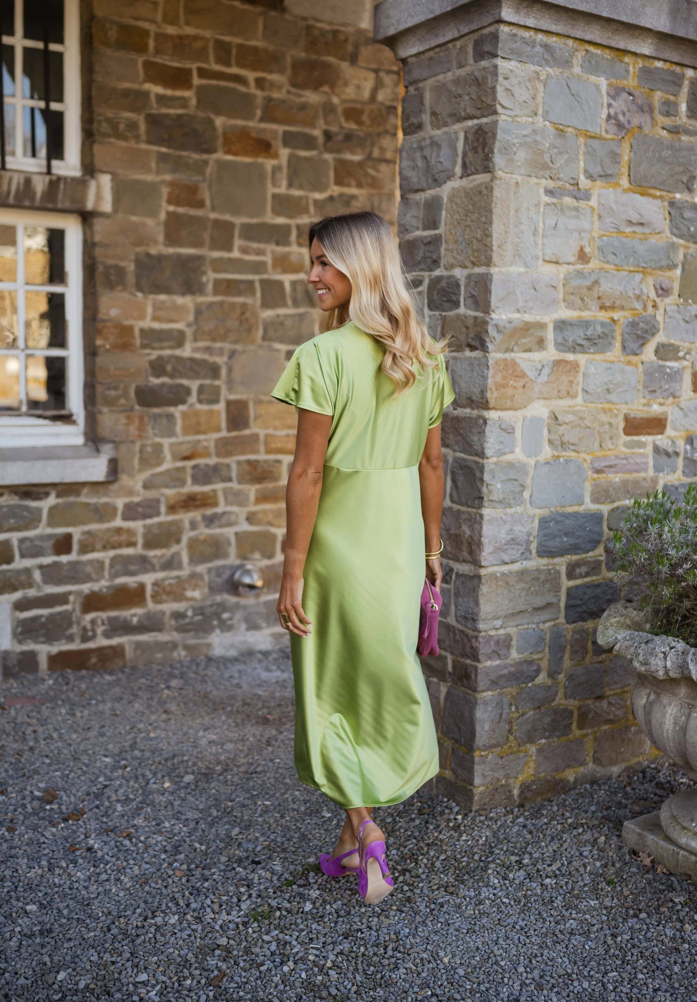 Eleonore™ | Robe satinée à col en V