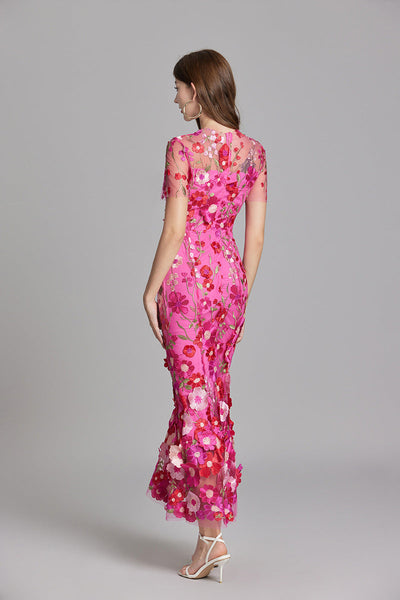 Robe Brodée | Floral Chic | Élégance Romantique