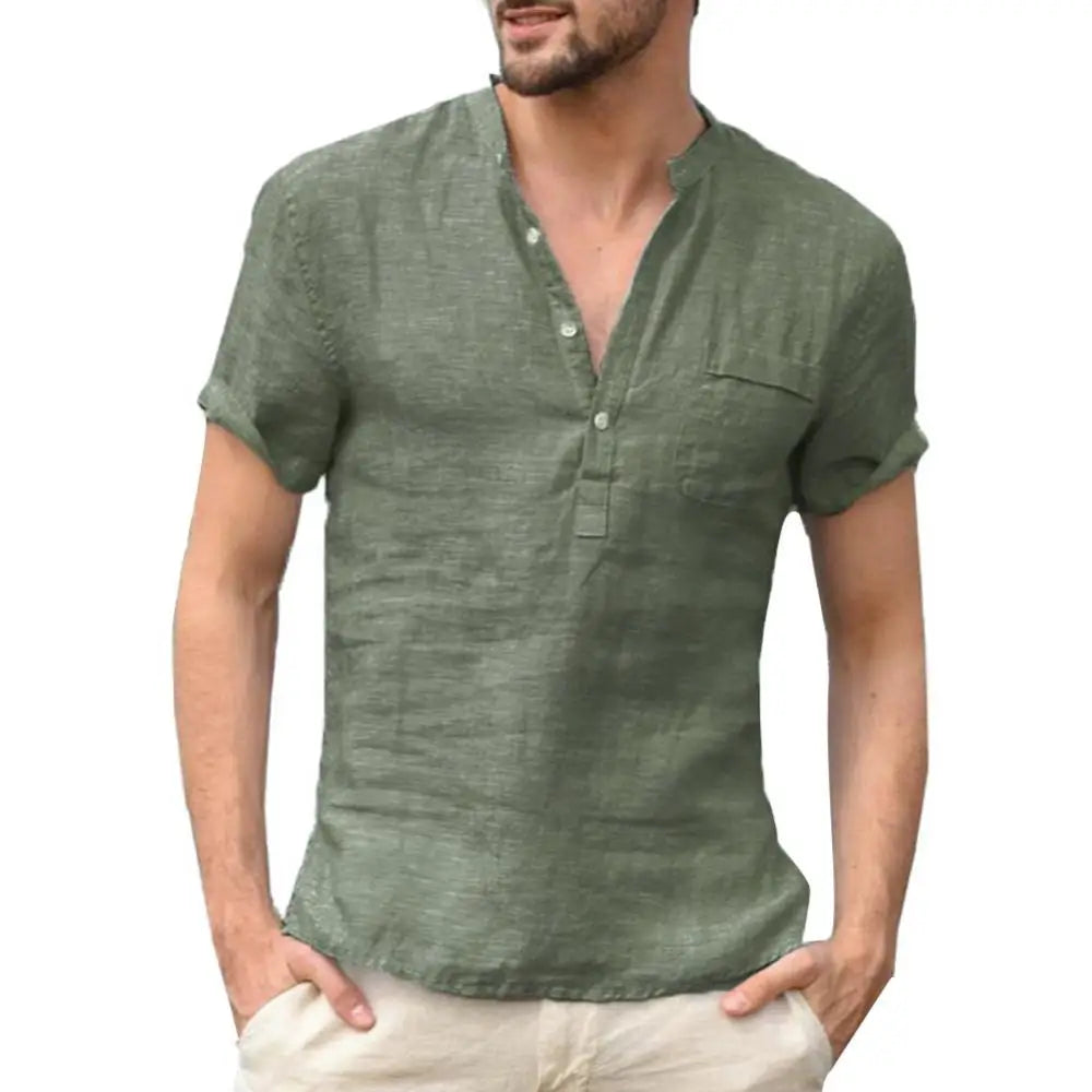 T-shirt homme – Coupe décontractée – Manches courtes – Fibres naturelles – Col boutonné – Poche poitrine