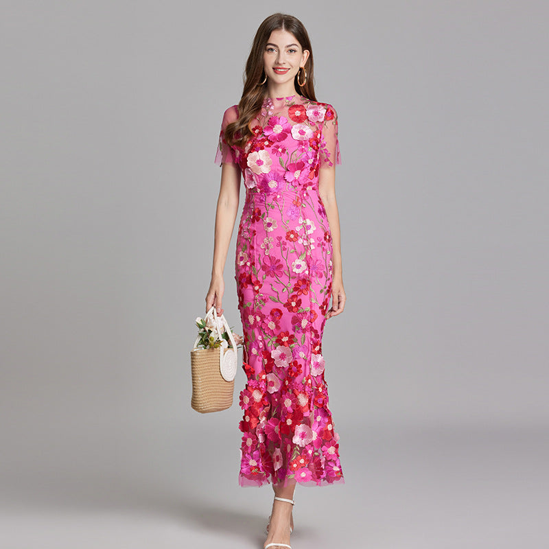 Robe Brodée | Floral Chic | Élégance Romantique