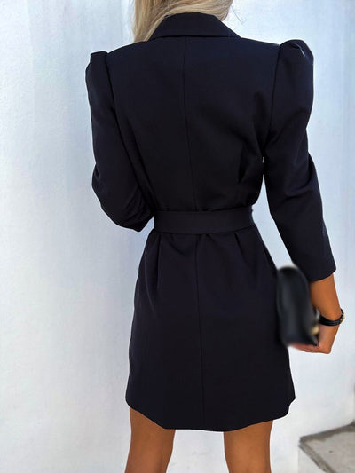 Robe Blazer Femme – Coupe Cintrée – Double Boutonnage – Ceinture à Boucle – Manches 3/4