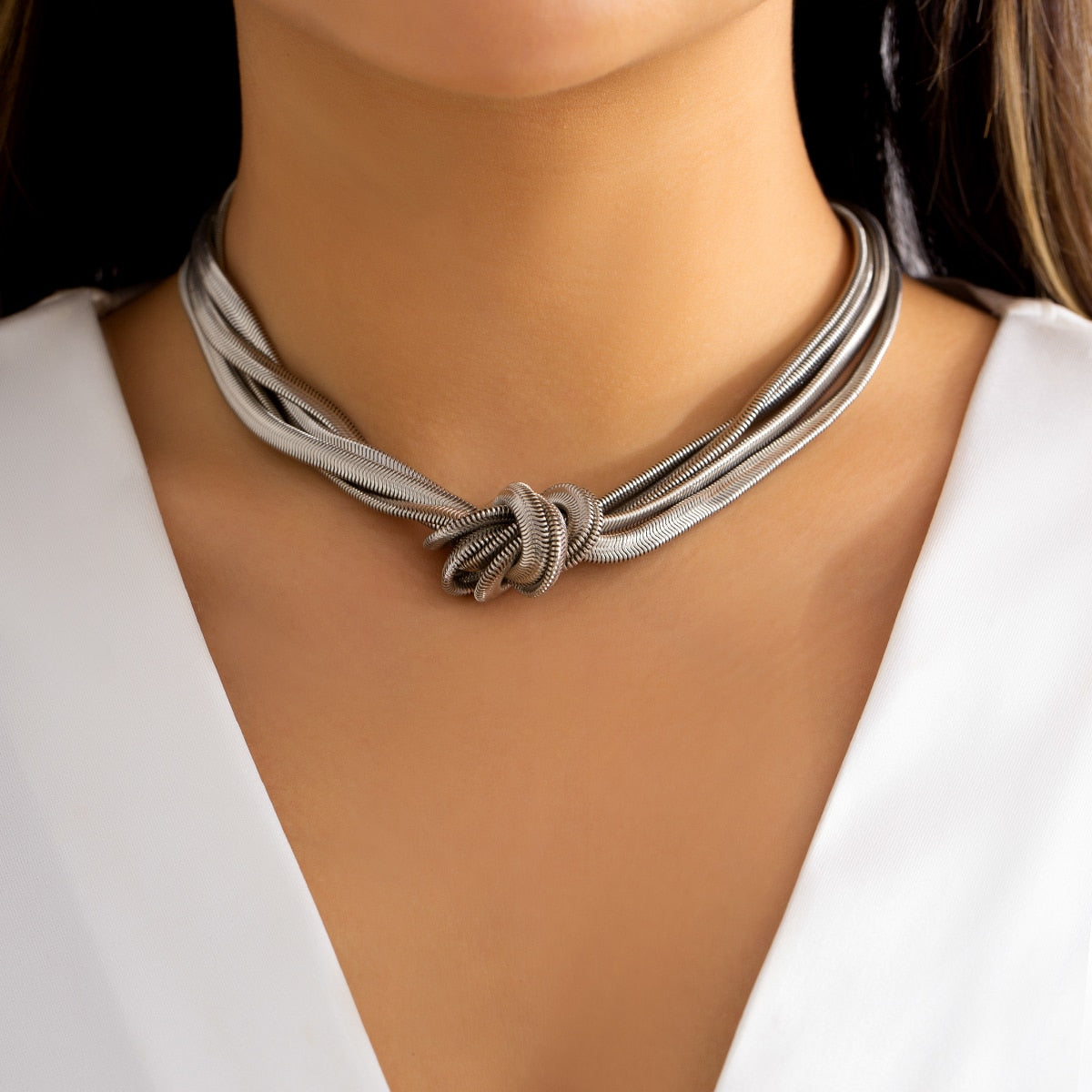 Eliana - Collier à nœuds élégant pour la femme moderne