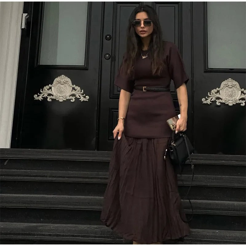 Robe élégante faite à la main pour femme