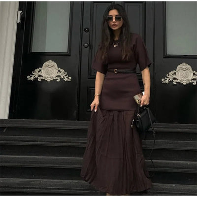 Robe élégante faite à la main pour femme