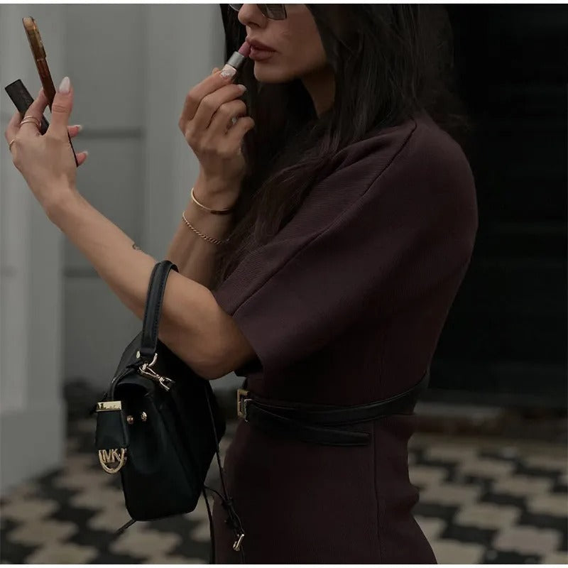 Robe élégante faite à la main pour femme